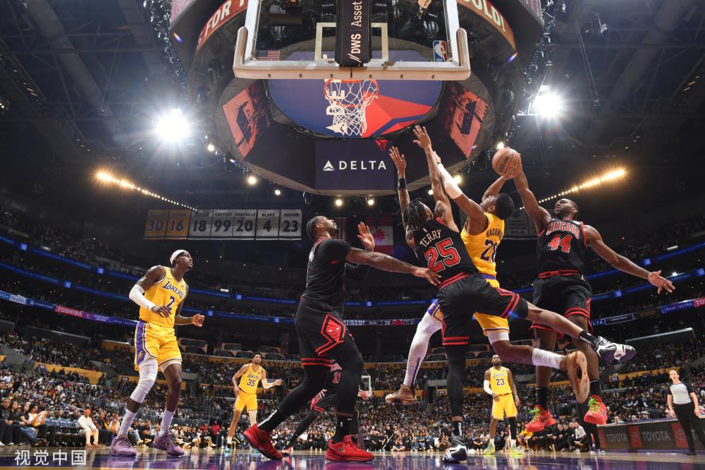 他的鼻梁承 他的鼻梁承