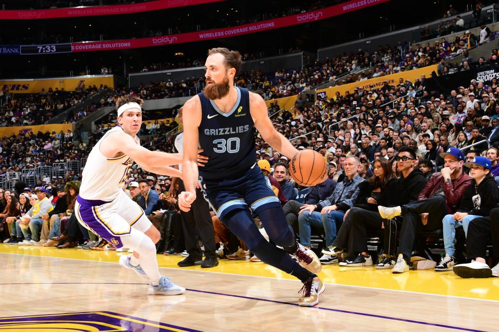 哲科被踢伤 哲科被踢伤